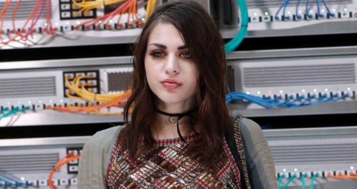 Frances Bean Cobain Net Worth: Secrets Revealed Frances Bean Cobain Net Worth