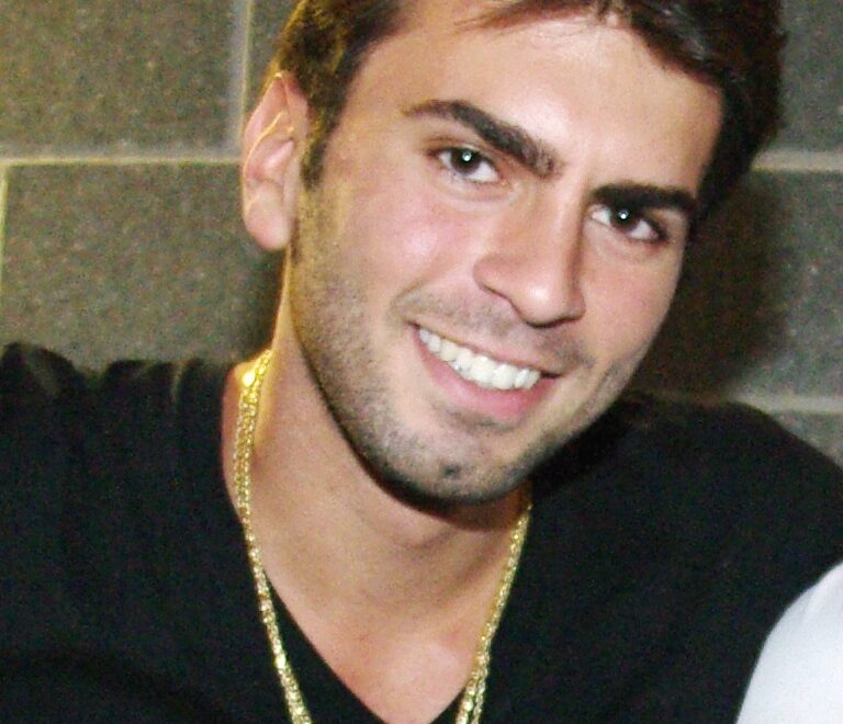 R3HAB portrait