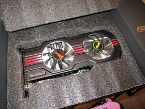 PCにビデオカードをマウントする方法