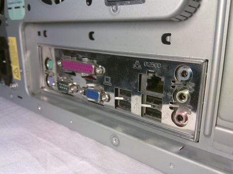 挿入されたベースプレート