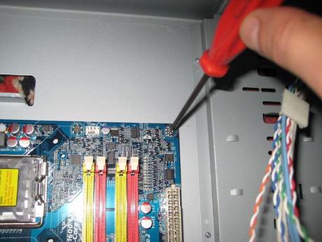 ベースプレートの固定