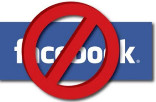Facebookから消える
