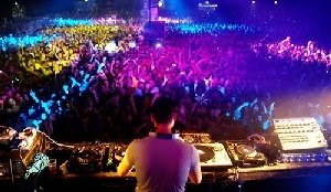 インターネット上のDJ