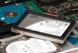 SSD ドライブを搭載したコンピュータ