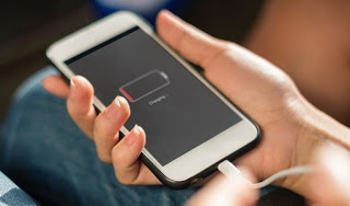スマートフォンのバッテリーを調整する