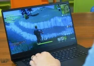 ラップトップの内蔵ビデオ カードを無効にする方法