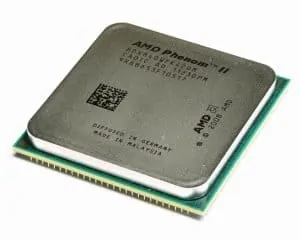 Intel または AMD CPU のどちらを購入するか