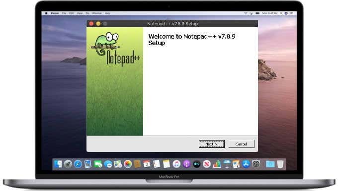 Mac ラップトップで実行されている Windows アプリケーション