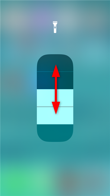 iPhone で懐中電灯の明るさを調整する
