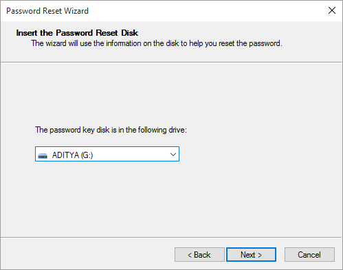 ドロップダウン メニューから、パスワード リセット ディスクがある USB ドライブを選択し、[次へ]をクリックします。