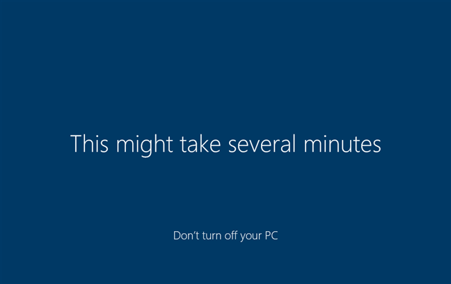 Windows 10 がセットアップされるのを待っています