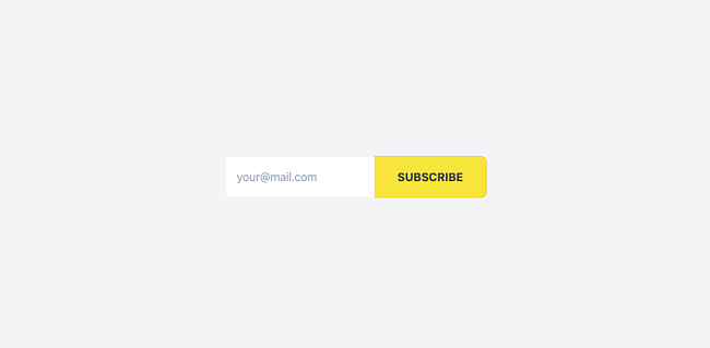 Un ejemplo de un formulario de consentimiento de correo electrónico Tailwind CSS con campos de entrada junto al botón Suscribirse