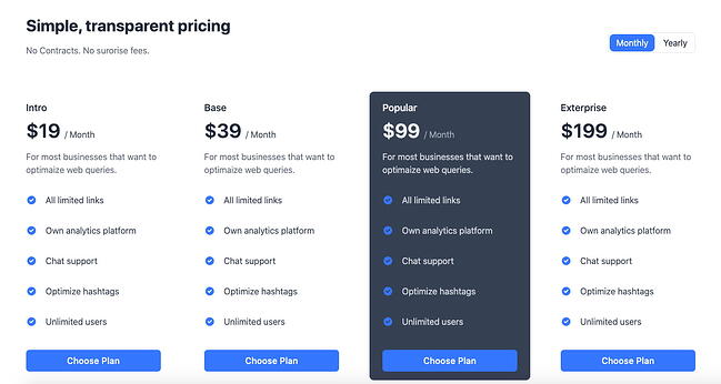 Un ejemplo de una tabla de precios de Tailwind CSS que detalla cuatro planes