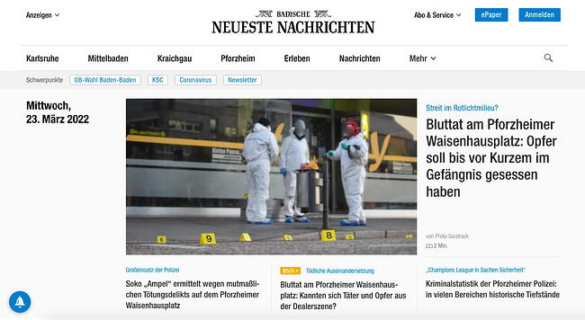 El diseño del sitio web de noticias BNN utiliza iconografía para etiquetar artículos premium solo para suscriptores pagos.