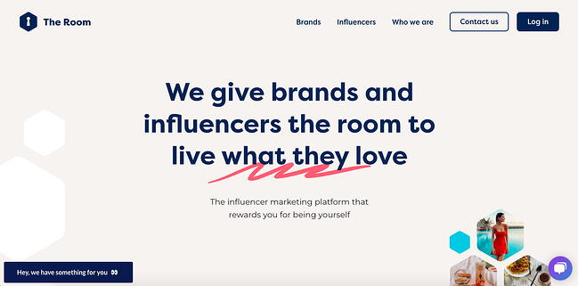 Ejemplo de sitio web de cms hub: la sala tiene una barra de navegación con opciones separadas para marcas e influencers