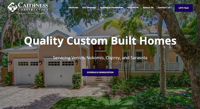 El ejemplo del sitio web de cms hub: Caithness Construction incluye una imagen de fondo para mostrar una de sus casas personalizadas