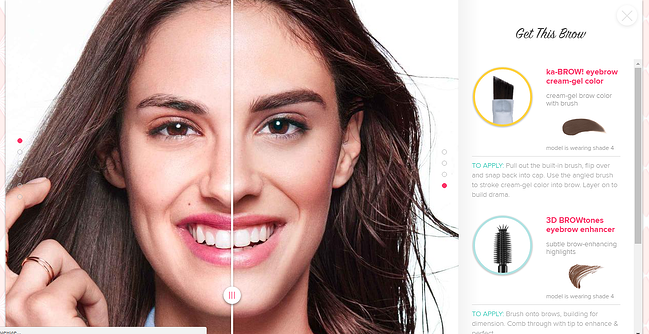 La página de productos de Benefit Cosmetics presenta una imagen interactiva que muestra a la modelo con y sin el producto para cejas.