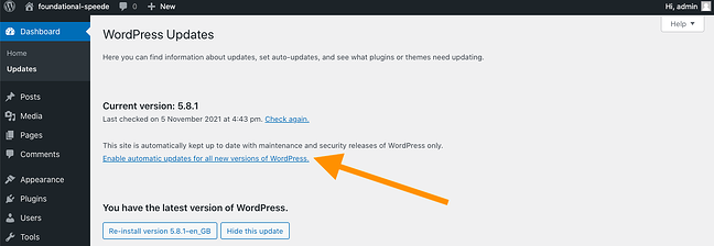 Cómo actualizar automáticamente WordPress usando el Tablero: "Habilitar actualizaciones automáticas para todas las nuevas versiones de WordPress"
