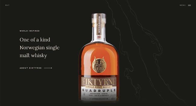 El sitio de comercio electrónico minimalista Eiktyrne Whiskey muestra el whisky sobre un fondo oscuro