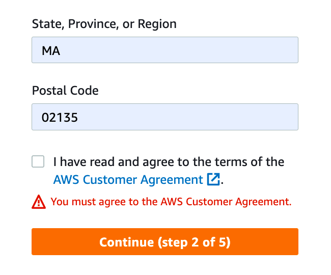 El formulario de AWS requiere que los usuarios seleccionen la casilla de verificación del acuerdo de cliente de AWS para completar el proceso de registro