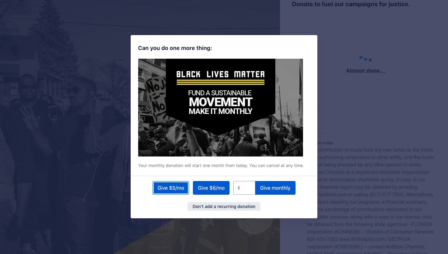 Black Lives Matter usa una caja de luz emergente para pedir a los donantes únicos que lo hagan todos los meses