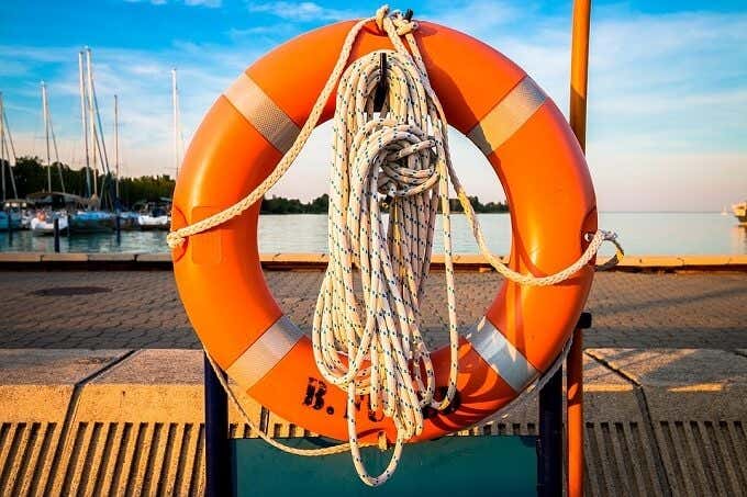 Balsa salvavidas en un barco