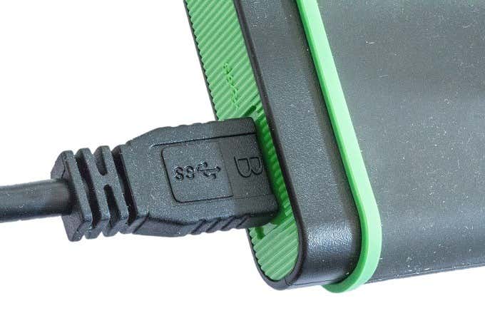 Cable USB conectado a iPad