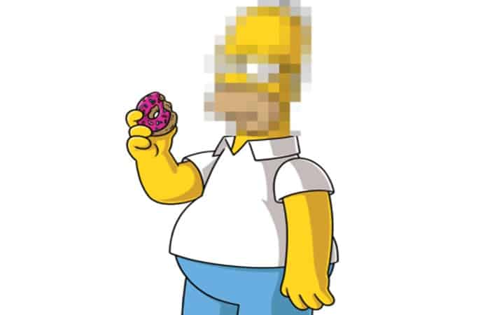 Homero con la cara pixelada