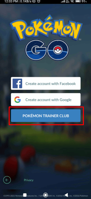 En la pantalla de inicio de sesión, debe tocar la opción Pokemon Trainer Club.