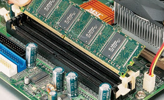 RAM fija de la computadora Aries
