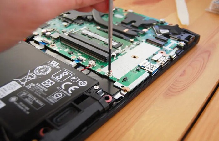 Instala el SSD a la PC de 2.5