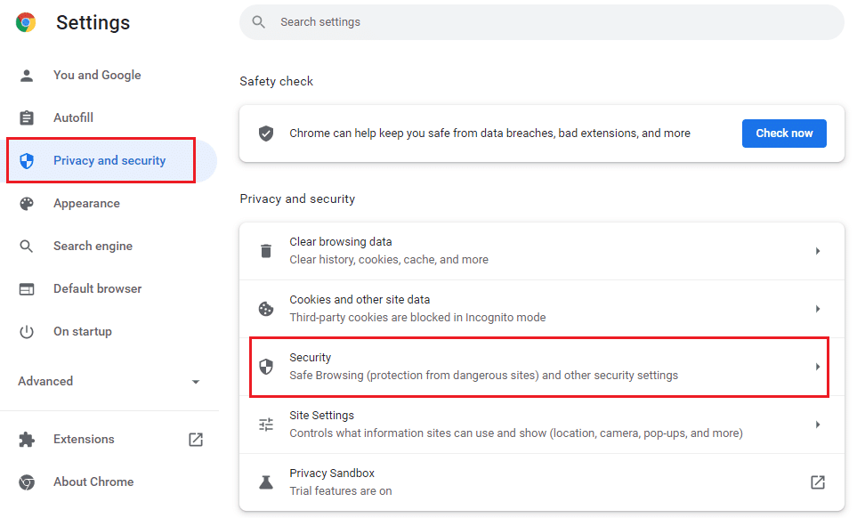 En el panel izquierdo, haga clic en Privacidad y seguridad y, en el panel central, haga clic en Seguridad.  cómo acceder a sitios bloqueados en Chrome