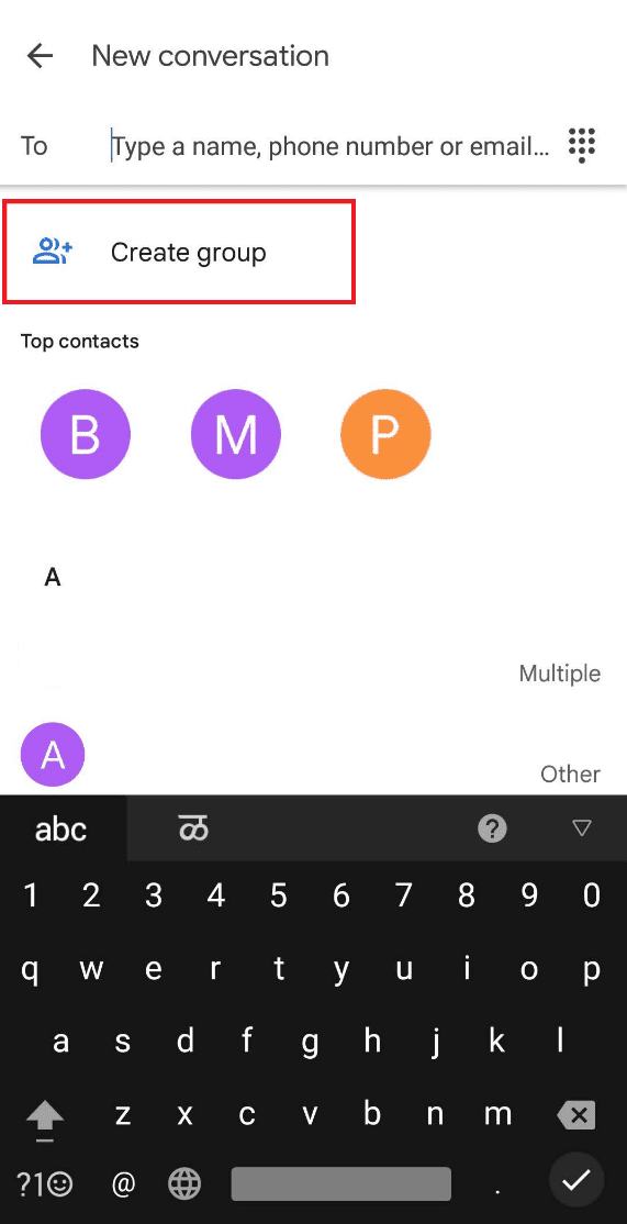 Toque la opción Crear grupo, como se muestra a continuación, y seleccione los contactos para agregar al grupo.