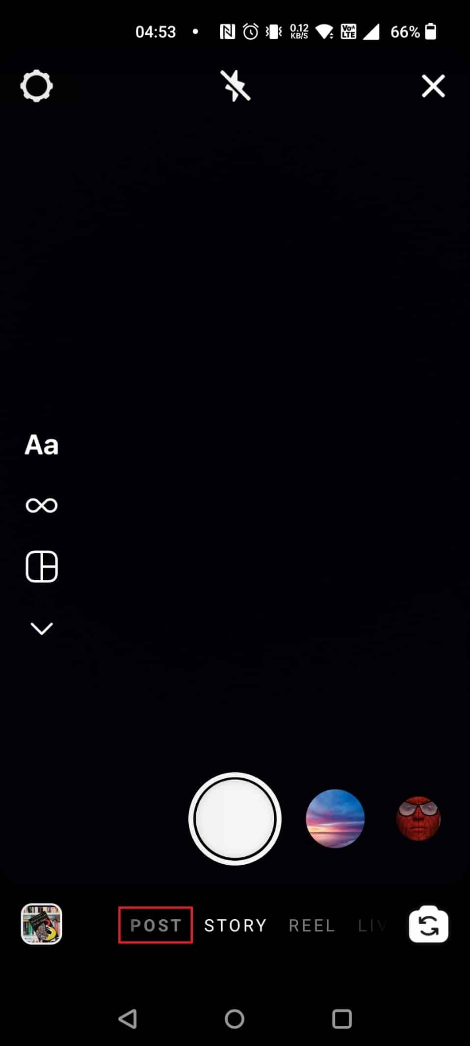 Elija POST al final y publique la foto descargada en Instagram en su feed