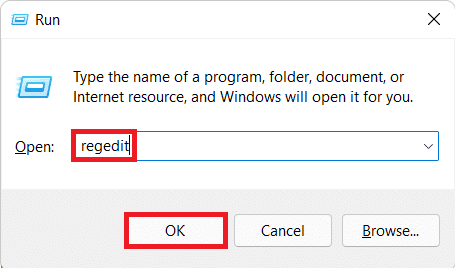 escriba regedit en el cuadro de diálogo Ejecutar