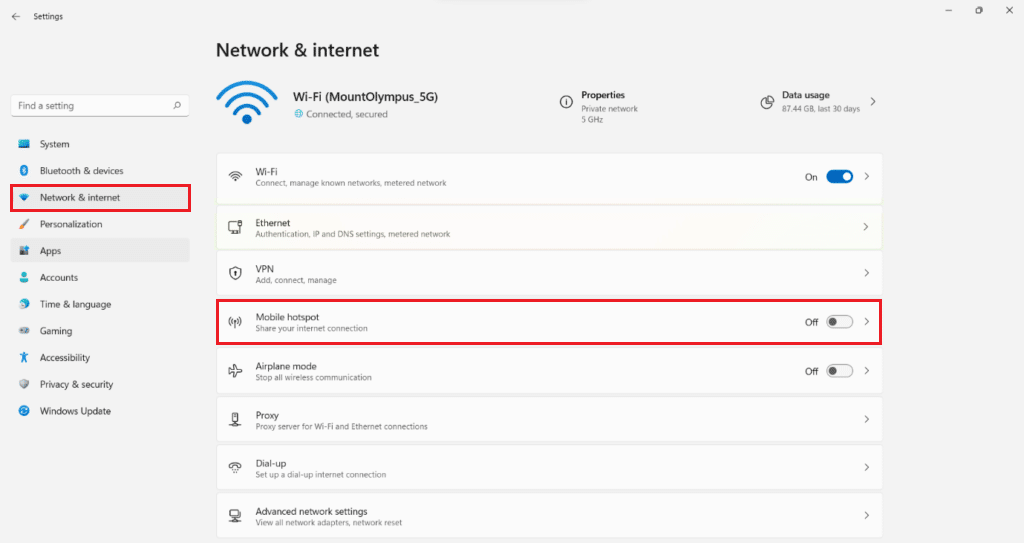 haga clic en el menú Red e Internet y seleccione la opción Punto de acceso móvil de Windows 11