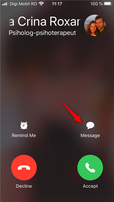 Elegir responder con texto tocando Mensaje en la pantalla de llamada entrante