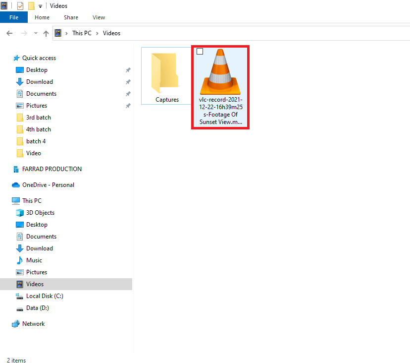Presione la tecla de Windows y las teclas E para abrir el Explorador de archivos.  Vaya a la carpeta Esta PC a Videos