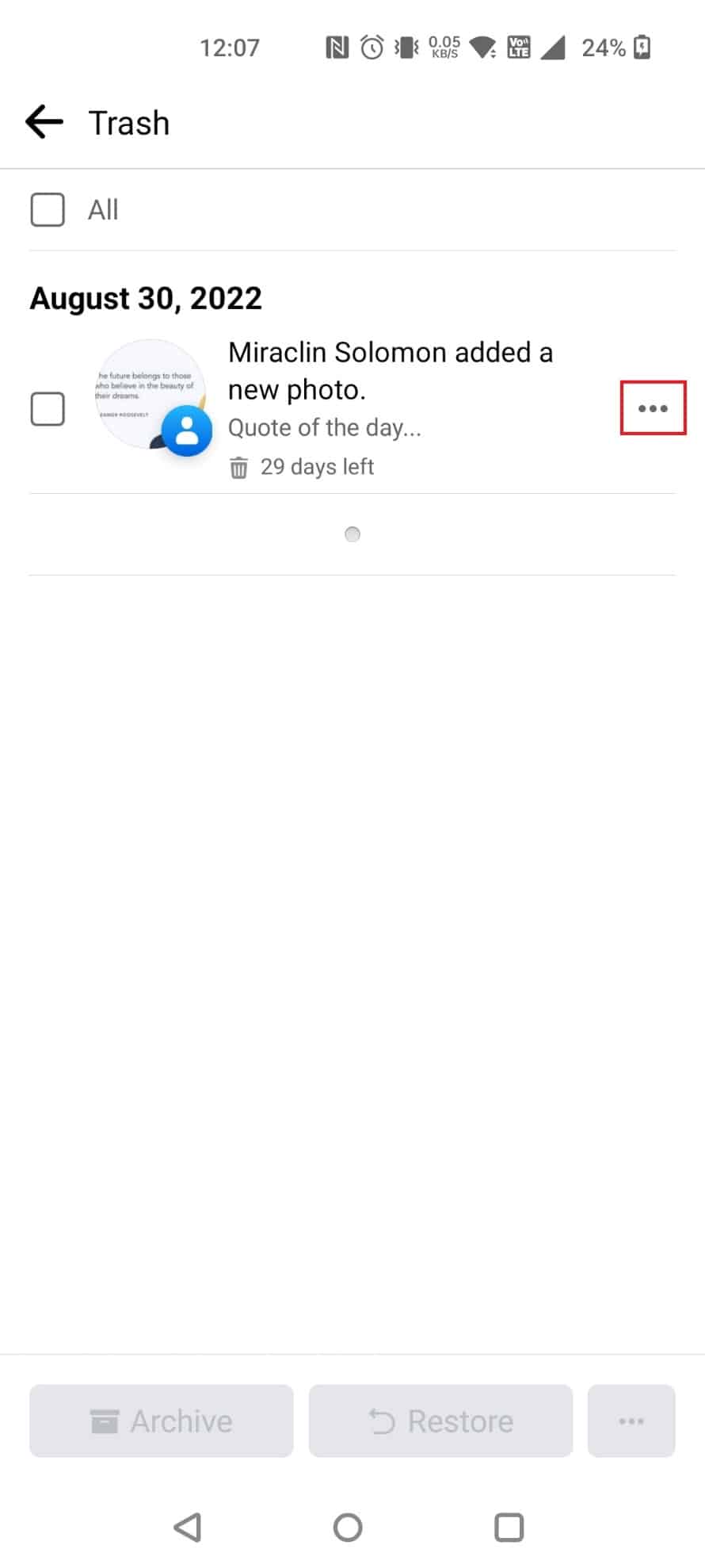 Toque los tres puntos al lado de la publicación que desea recuperar