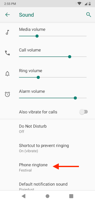 Toca el tono de llamada del teléfono.