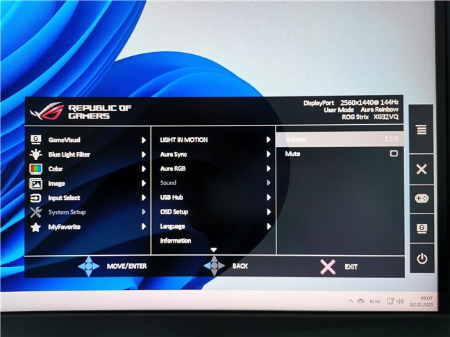 Suba o baje el volumen desde los menús de su monitor