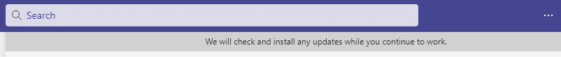 Verá un mensaje Verificaremos e instalaremos las actualizaciones mientras continúa trabajando en la parte superior de la pantalla. Arreglar la cámara que no funciona en los equipos