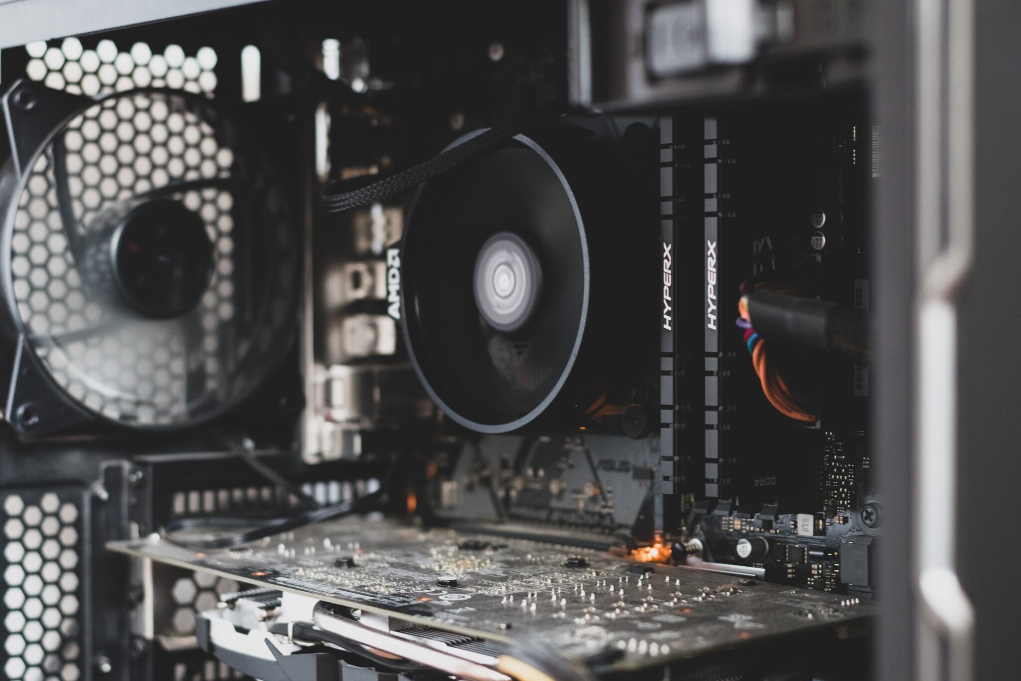verifique el ventilador de la cpu.  Arreglar PC enciende pero no muestra 