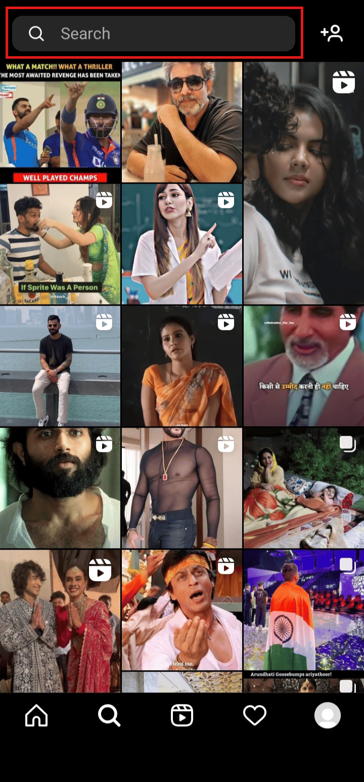 Toca la barra de búsqueda.  Escriba el nombre de usuario de la persona y vaya a su perfil.