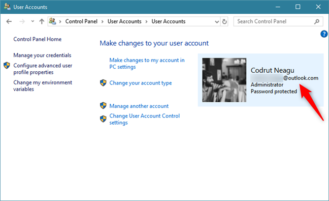 El panel de control de Windows 10 muestra que se está utilizando una cuenta de Microsoft