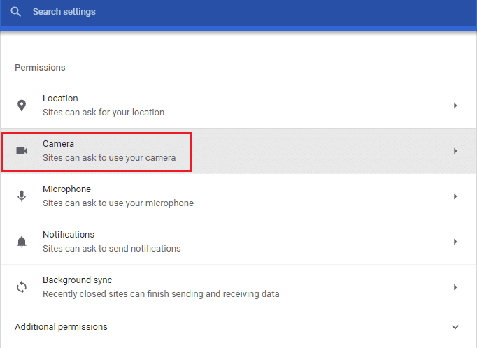 Ahora, desplácese hacia abajo en la pantalla principal y seleccione la opción Cámara en el menú Permisos
