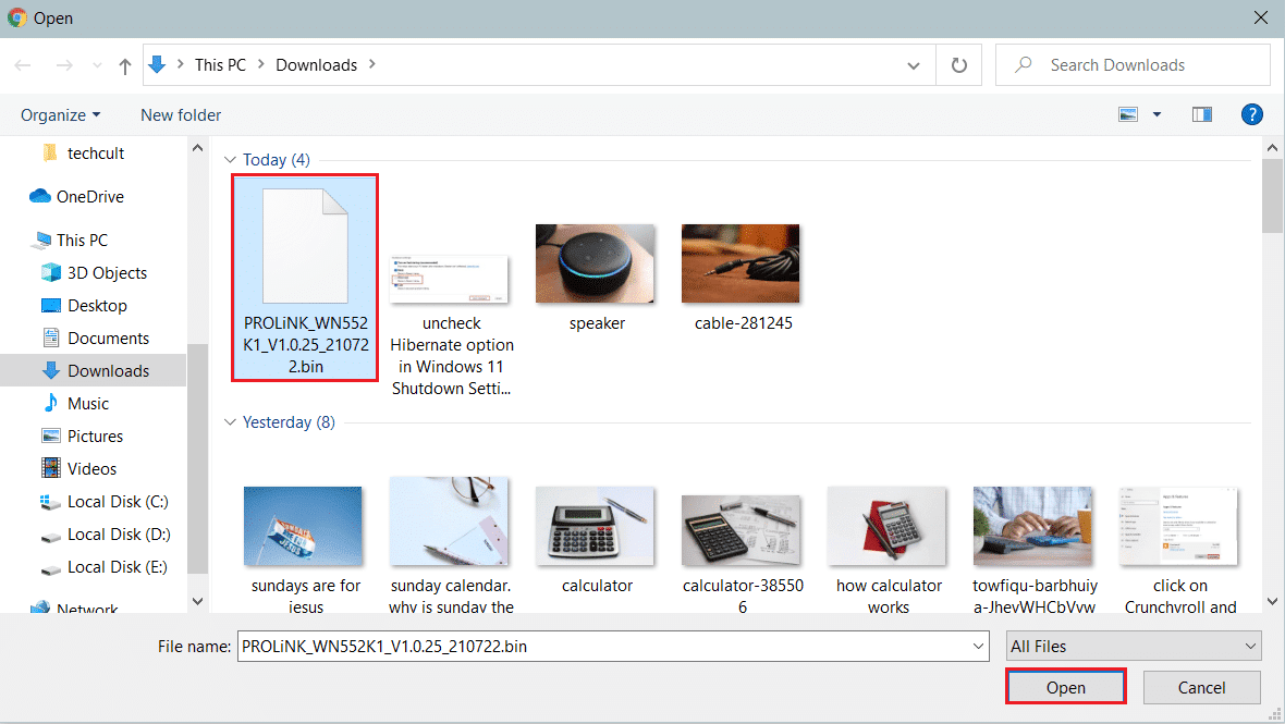 seleccione el firmware del enrutador descargado y haga clic en Abrir
