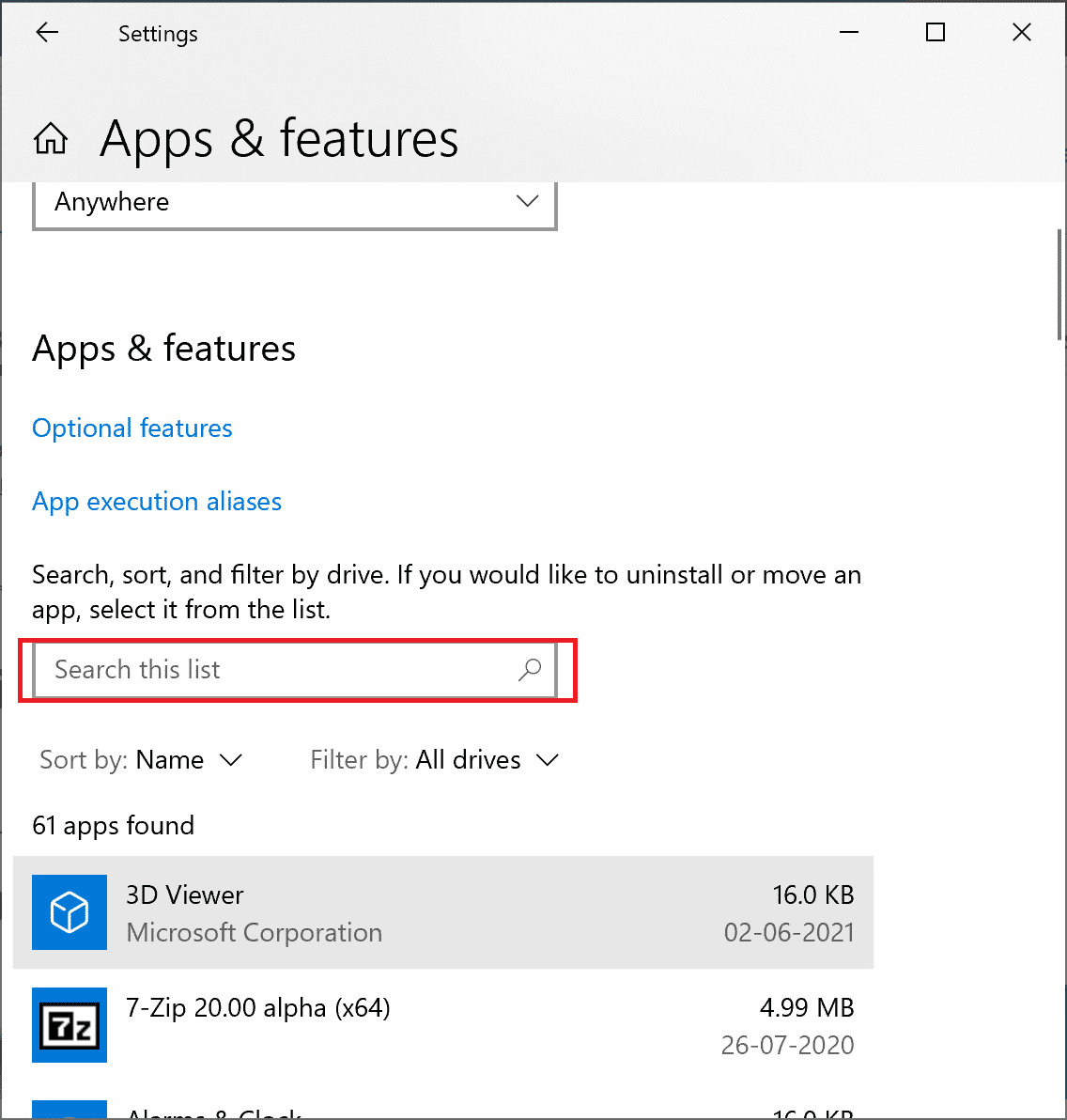 En la barra de búsqueda Buscar en esta lista y escriba el nombre de su software antivirus