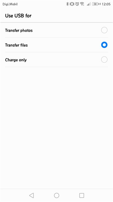 Wybieranie, co zrobić z połączeniem USB na smartfonie z systemem Android