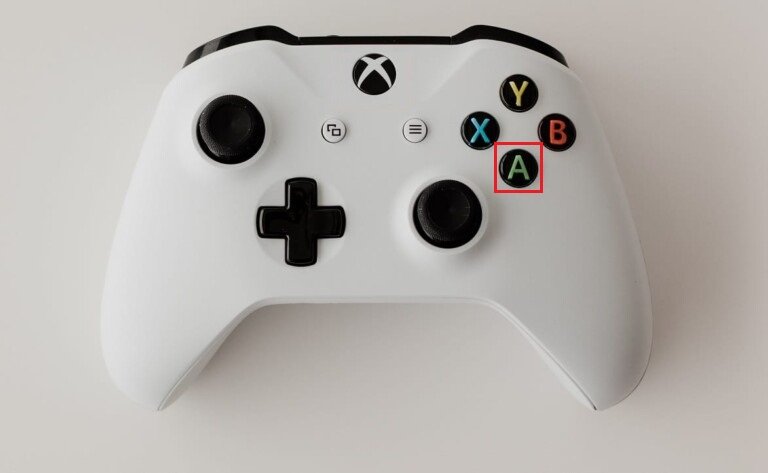 presione el botón A en el controlador de Xbox
